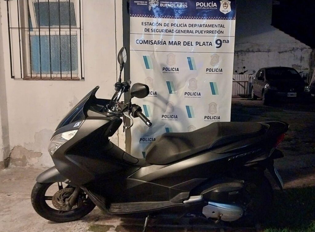 Tres menores intentaron robar una moto de la vía pública y terminaron aprehendidos