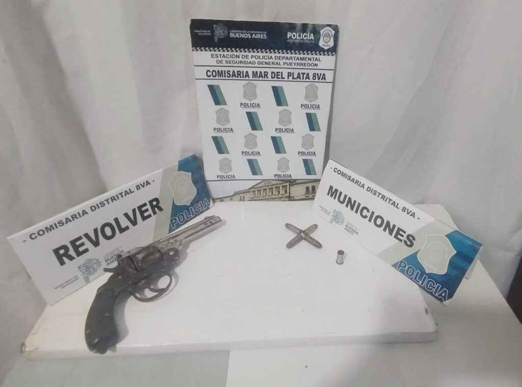 Se paseaba por la calle con una arma de fuego y los vecinos alertaron a la policía: aprehendido