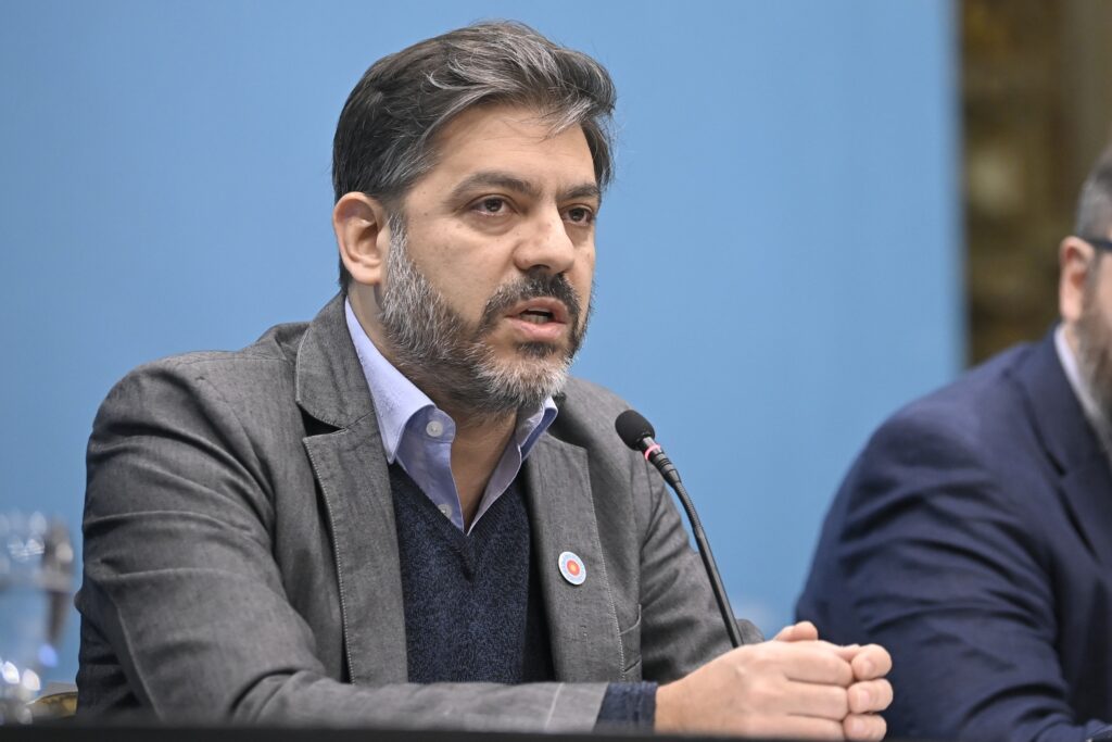 Bianco: “Milei está desertando de sus obligaciones constitucionales”