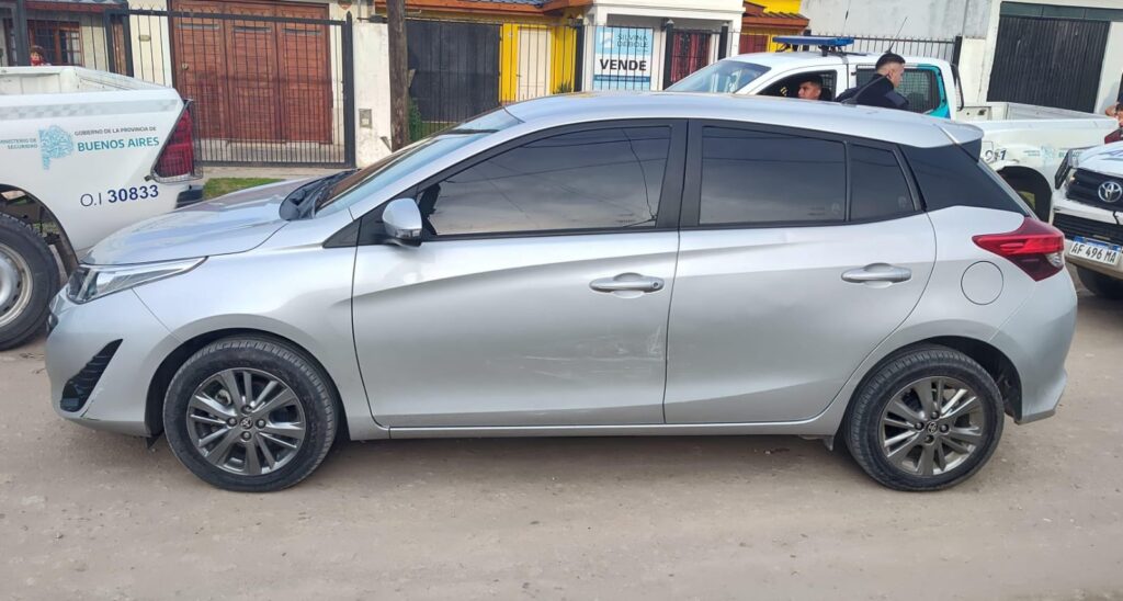 Robaba ruedas con un vehículo con pedido de secuestro, intentó escapar de la policía y terminó en Batán