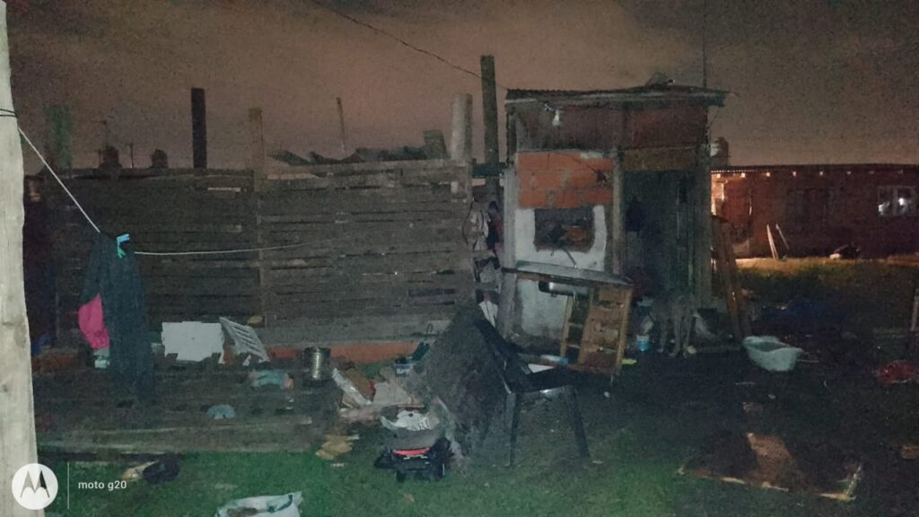 Se incendió una vivienda precaria y una madre y sus cuatro hijos sufrieron quemaduras: dos están graves