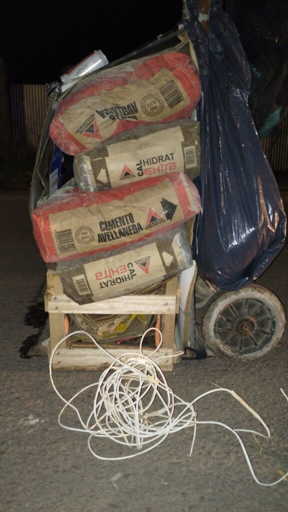 Tres delincuentes robaron en una obra en construcción y terminaron aprehendidos