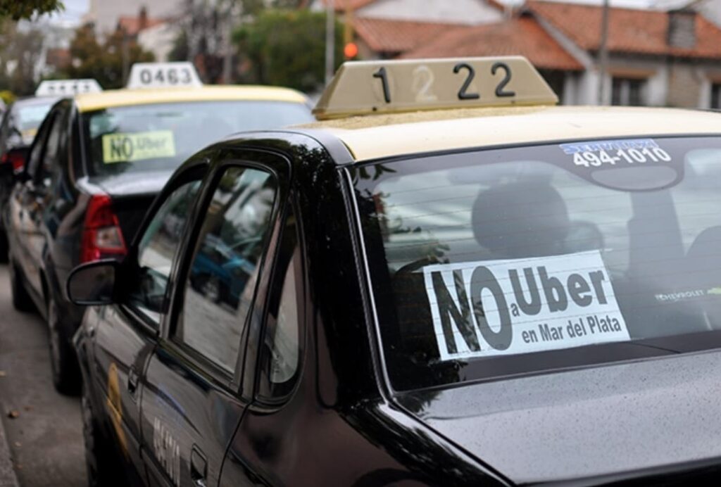 Las tarifas de taxis y remises se actualización el 43 por ciento