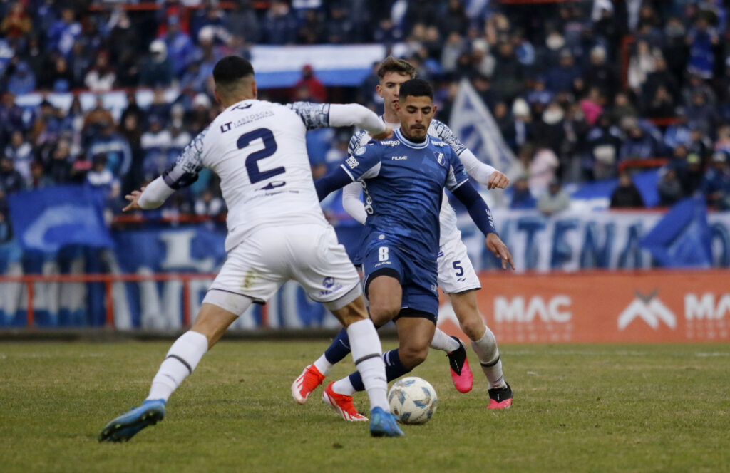 Alvarado cayó ante Tristán Suárez