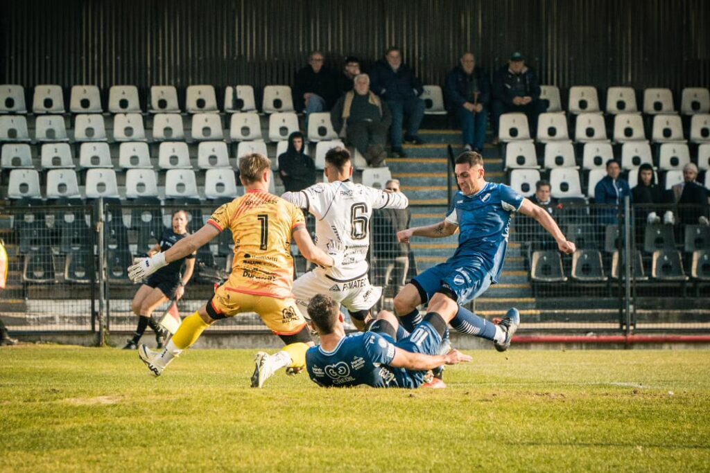 Alvarado no pudo con All Boys