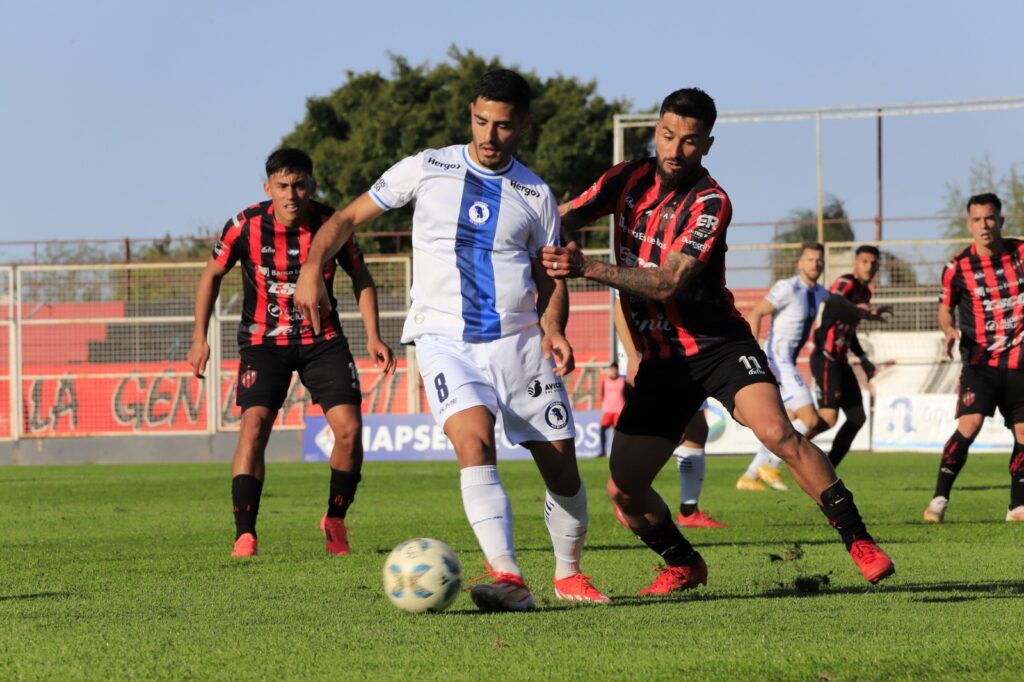 Alvarado goleó a Patronato y se reencontró con la victoria fuera de casa
