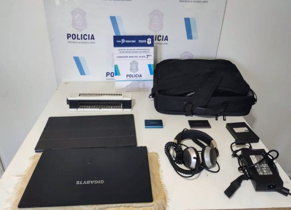 Menor de 16 años abrió un auto con un inhibidor de alarmas y robó un maletín