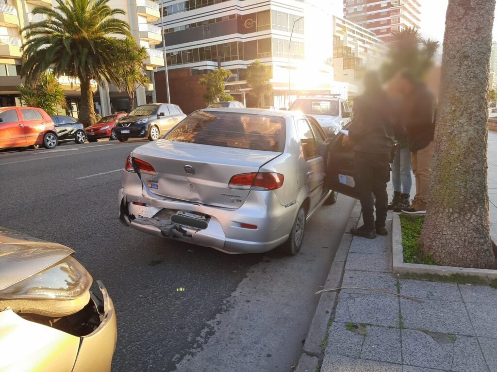 Un choque en la costa dejó a un hombre en el HIGA con traumatismo cervical