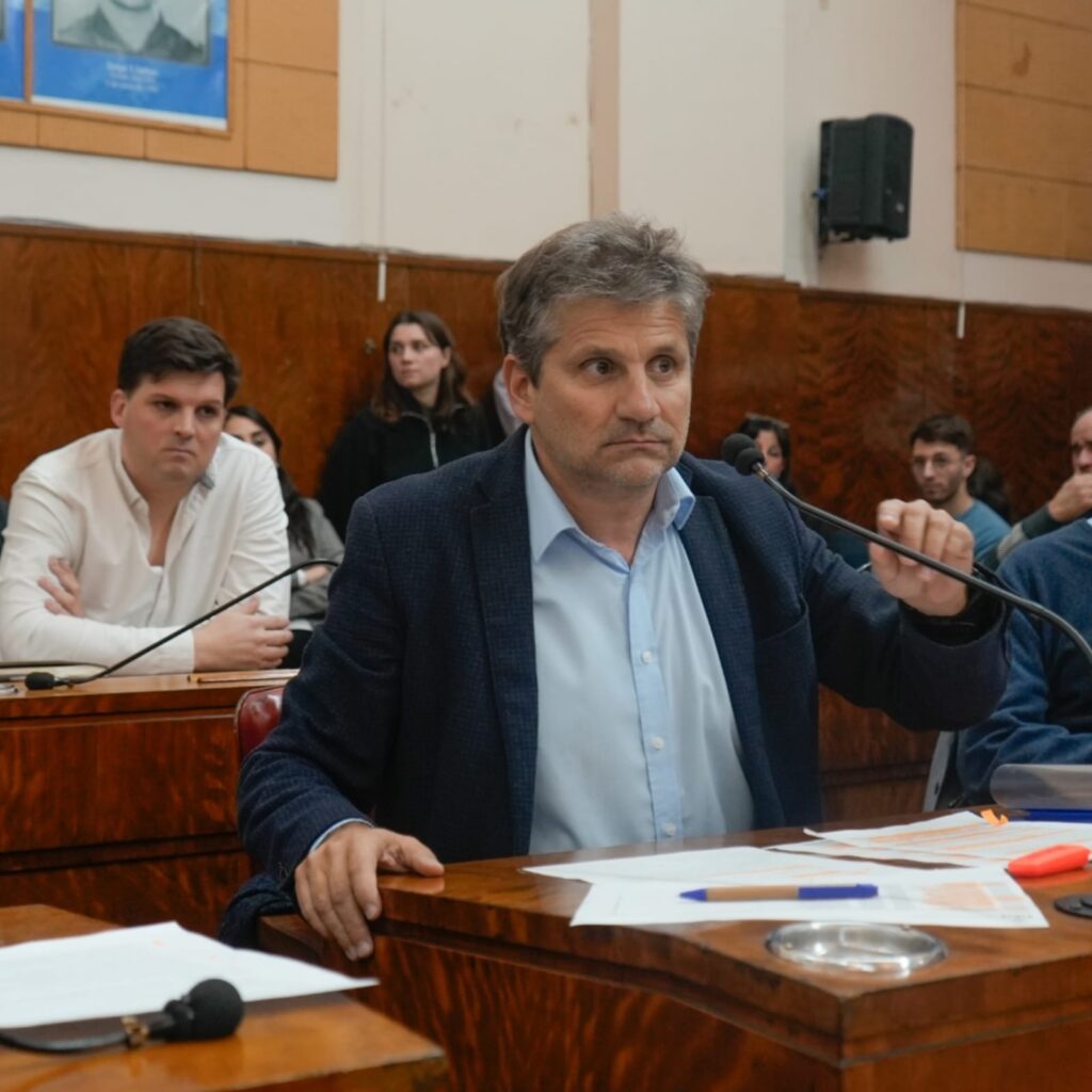 Sigue la polémica por la elección del defensor del Pueblo: «Nombraron a alguien vinculado al Ejecutivo”