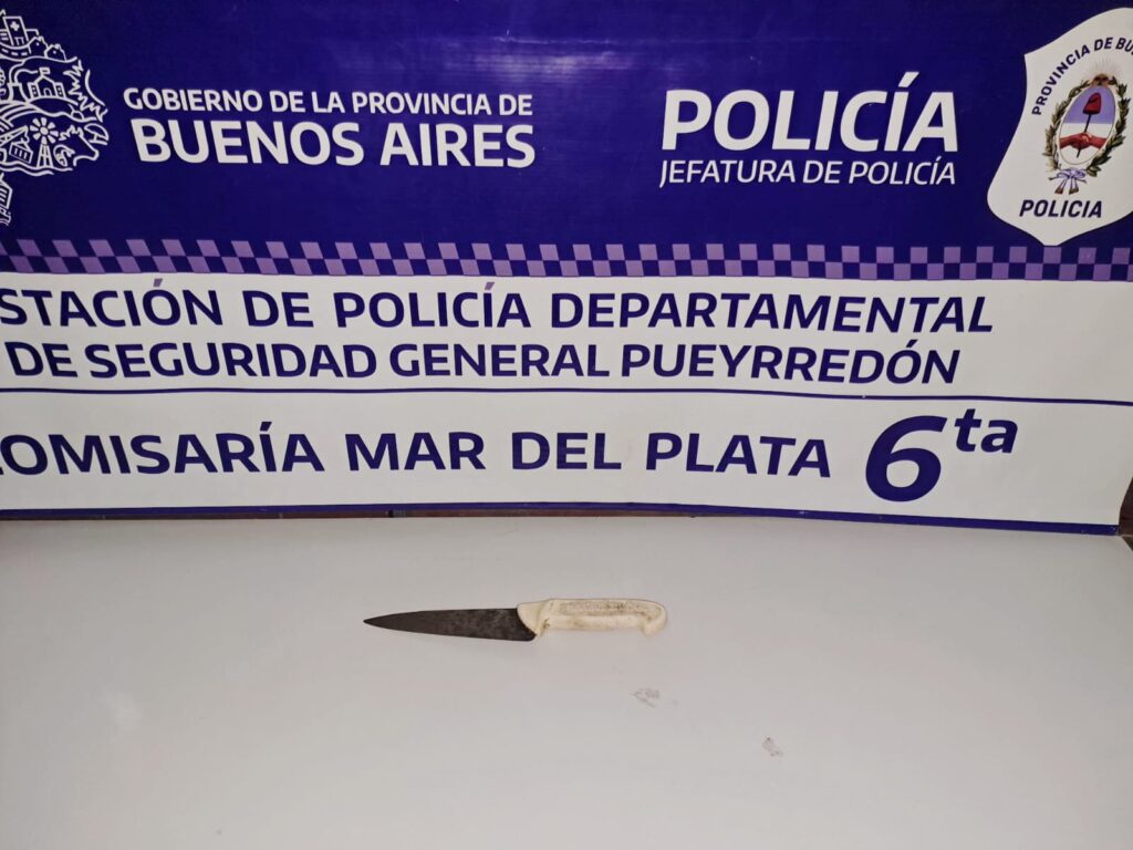Atacó a su pareja con un cuchillo y a la policía le tiró agua hirviendo: aprehendido
