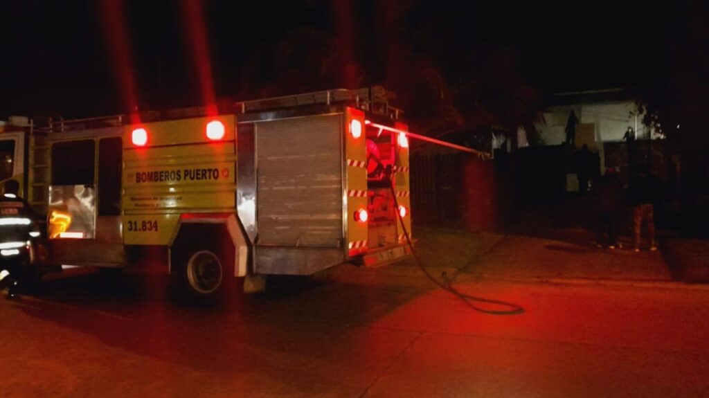 Importantes daños materiales tras un incendio originado por olvidar una sartén sobre una hornalla encendida