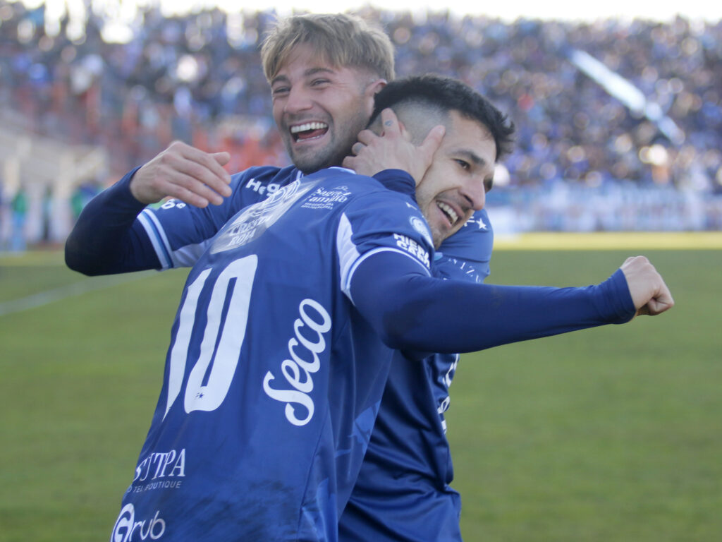 Alvarado se impuso frente a Gimnasia de Jujuy y se metió en el reducido