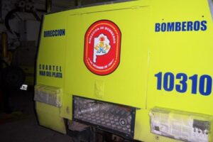 Momentos de máxima tensión en la Ruta 11 tras el incendio de un vehículo