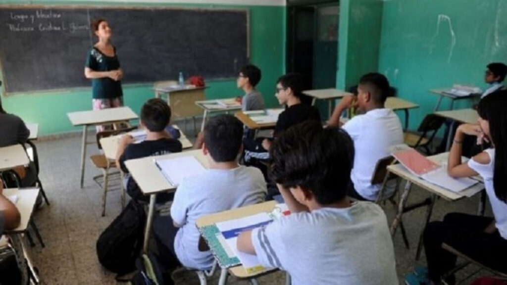 El Gobierno Provincial implementa jornadas completas en nueve escuelas de General Pueyrredon