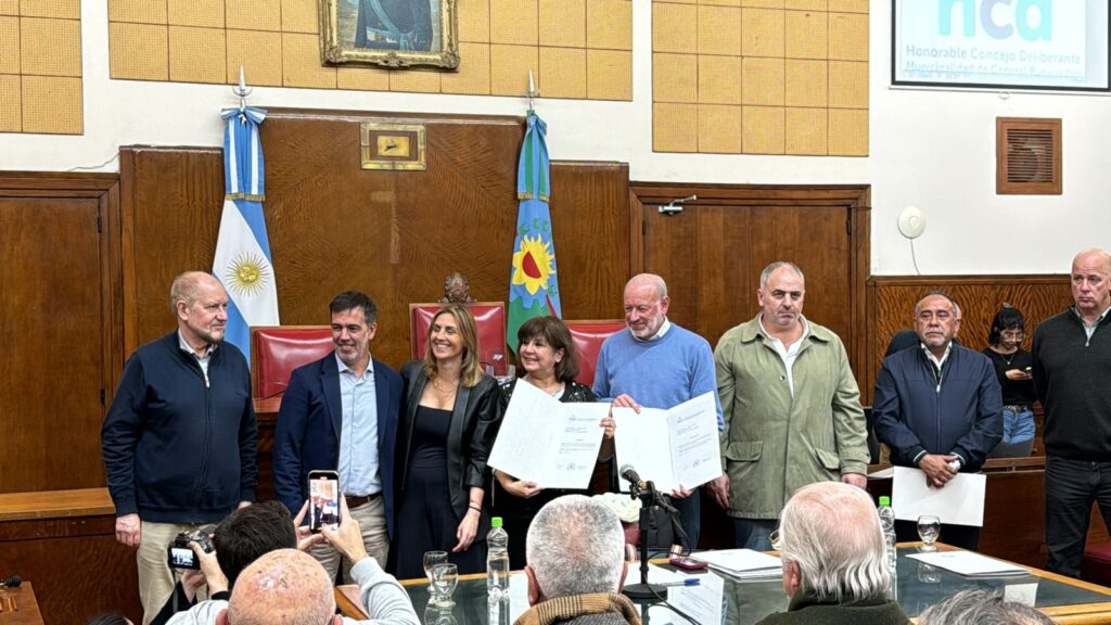 Con un emotivo acto, Obras Sanitarias conmemoró su 40º aniversario
