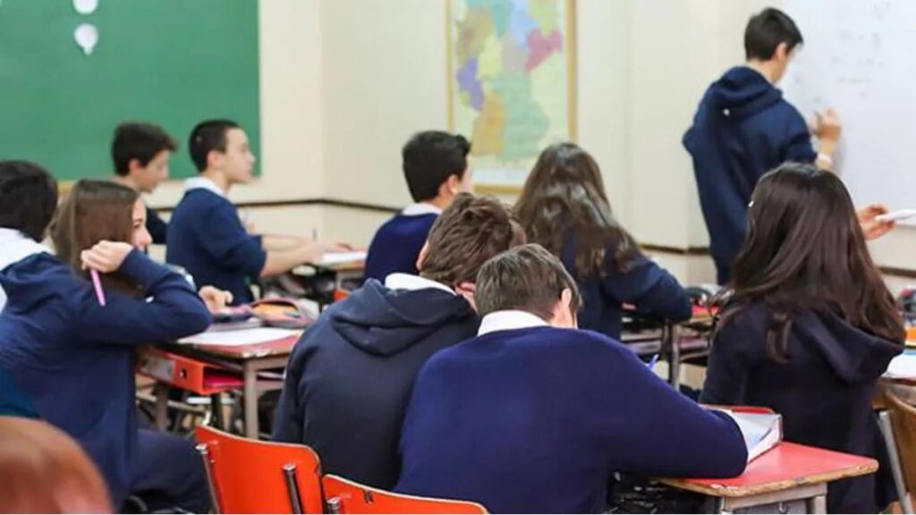 Autorizan nuevo aumento de cuotas de colegios privados