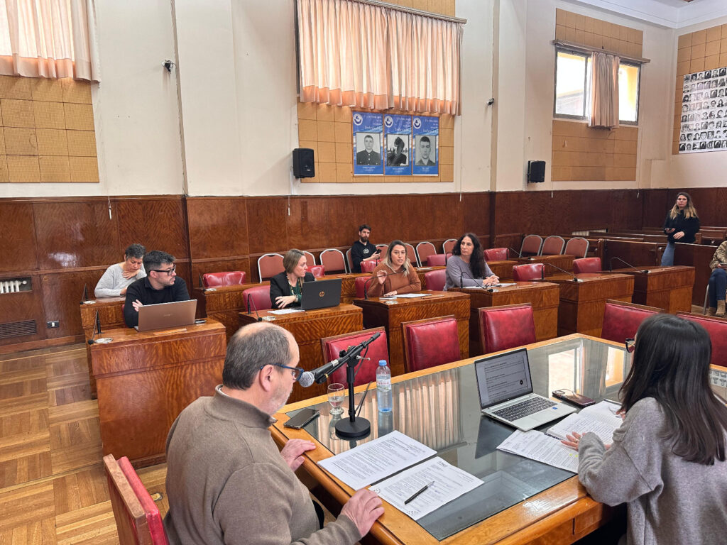 Dieron un reconocimiento al Club Quilmes en la Comisión de Educación por el básquet adaptado