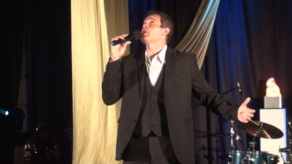 Adrián López Sanabria presenta “Concierto íntimo” en el Teatro Colón
