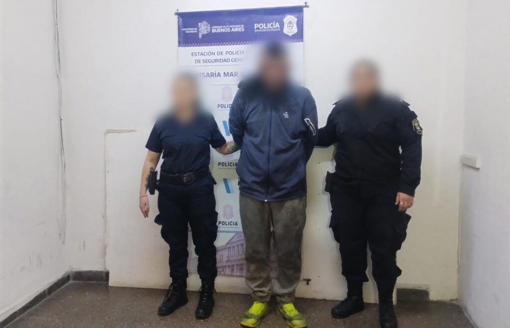 Pateó en la cabeza a su pareja, se golpeó la cara contra el suelo y terminó aprehendido