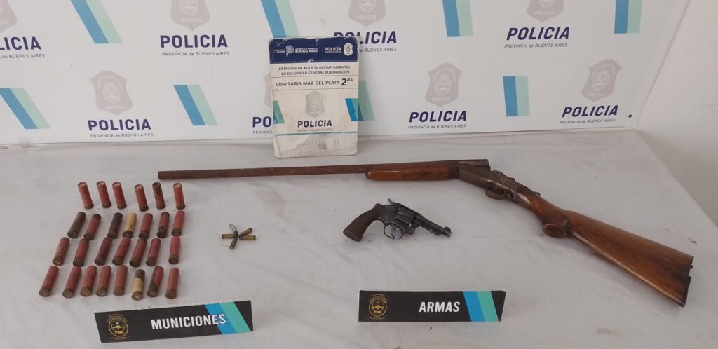 Lo denunció su ex por amenazarla de muerte, lo fueron a buscar y tenía un arsenal