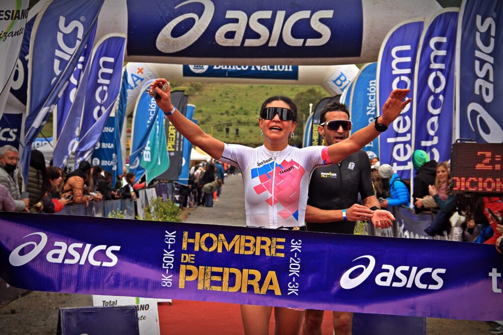 Presentación oficial del Asics Hombre de Piedra