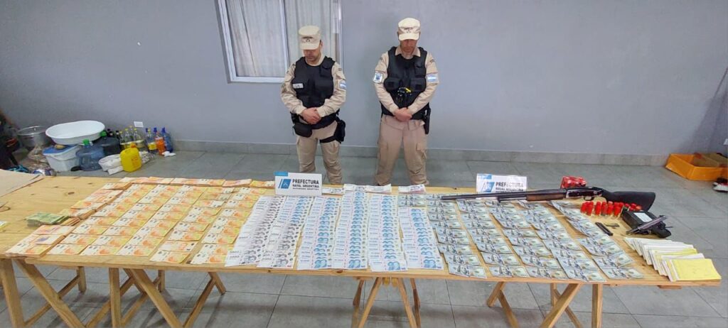 Operativo contra la explotación laboral: allanaron campos en Batán y secuestraron armas y dinero