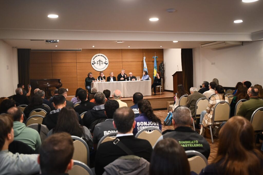Dirigentes sindicales coincidieron en Mar del Plata en enfrentar las políticas «destructivas» del Gobierno