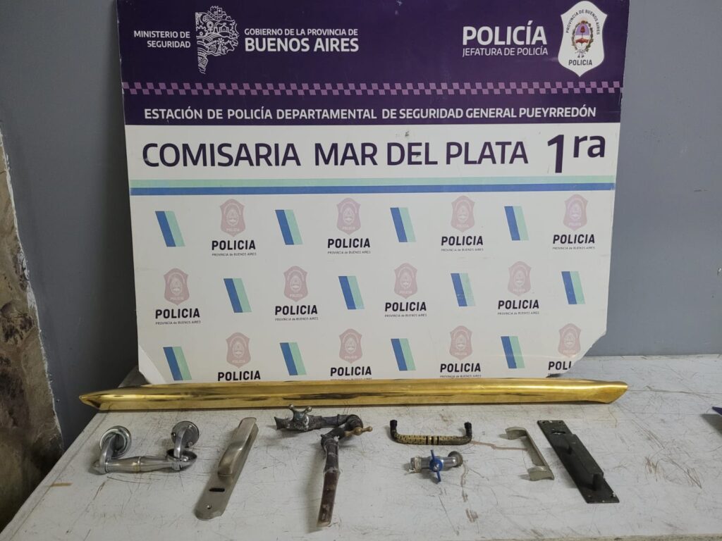 Dos aprehendidos tras intentar robar en un local comercial