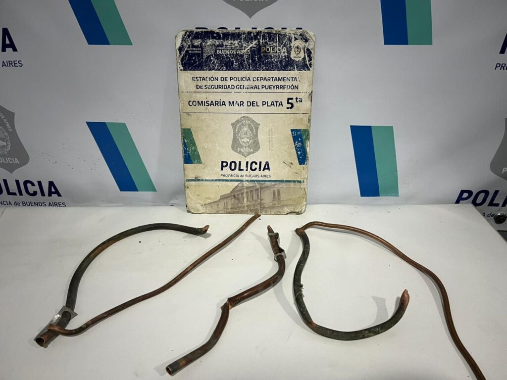 Terminó aprehendido por robar caños de bronce de varios medidores de gas