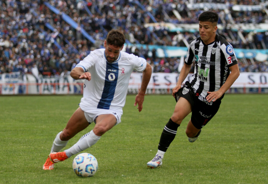 Dura derrota de Alvarado frente a Estudiantes de Buenos Aires