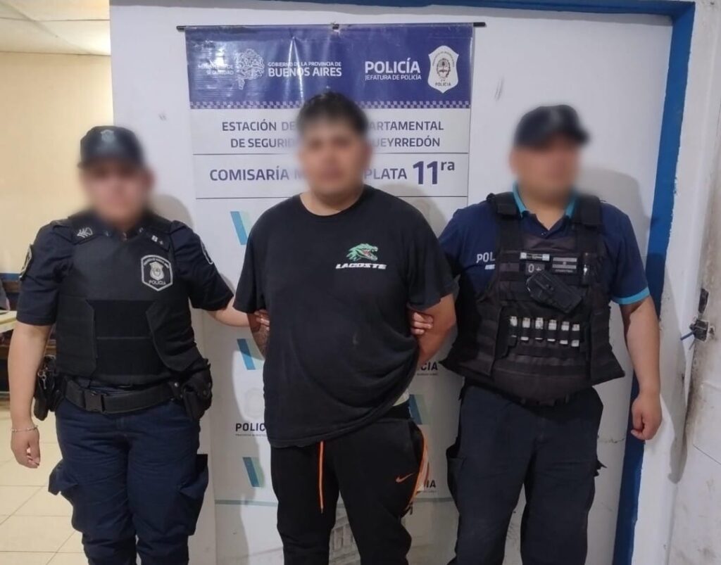 Terminó aprehendido luego de agredir a su pareja y a la policía con un hierro