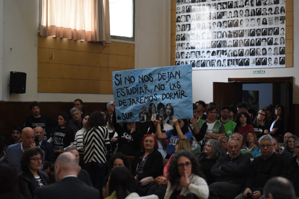 El Concejo Deliberante recibió a la comunidad universitaria para analizar la situación que atraviesa