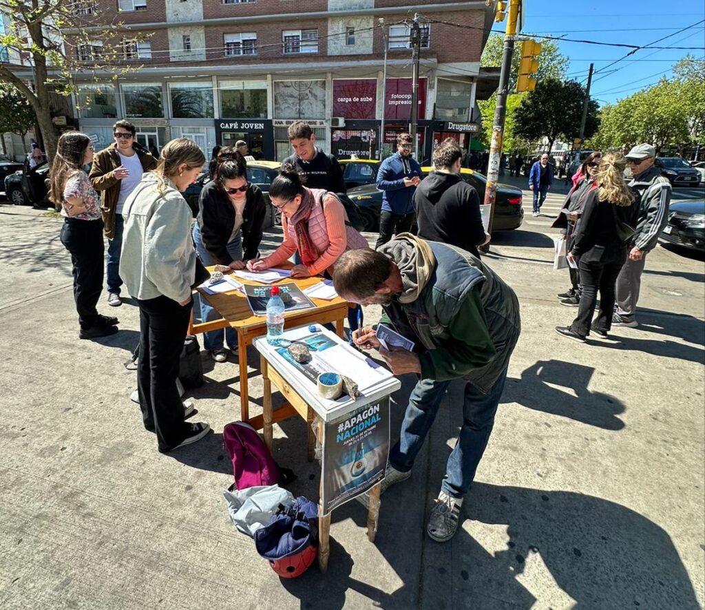 Juntan firmas y convocan a un apagón nacional en reclamo a los aumentos de tarifas