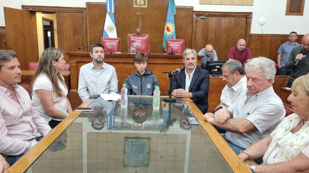 Reconocimiento del HCD a Luca Barutta, destacado timonel marplatense a nivel internacional
