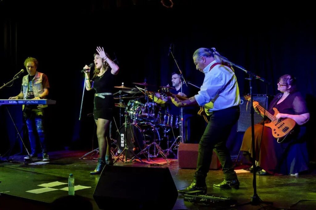 Onevision, el único tributo a Queen con voz femenina se presenta de forma gratuita