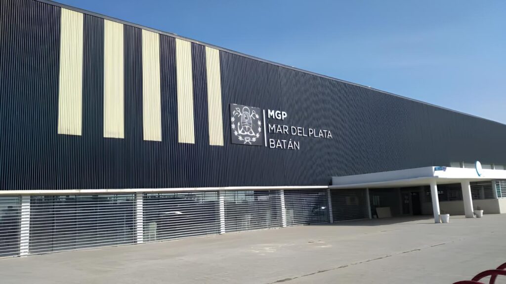 Beneito presentó un proyecto para permitir publicidad en polideportivos municipales