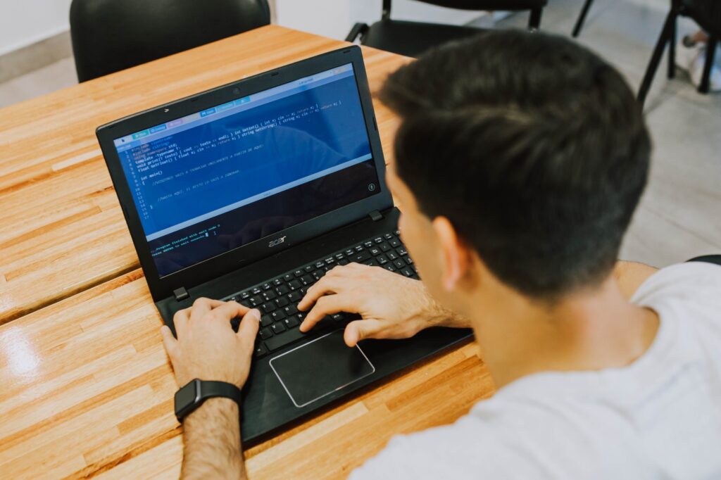 Estudiantes de Software realizan desarrollos de sistemas gratuitos para empresas y pymes locales