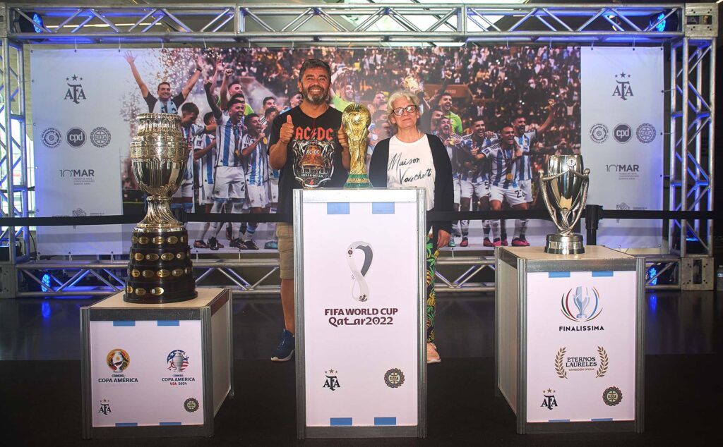 Ya están disponibles las fotos de las copas de la Scaloneta