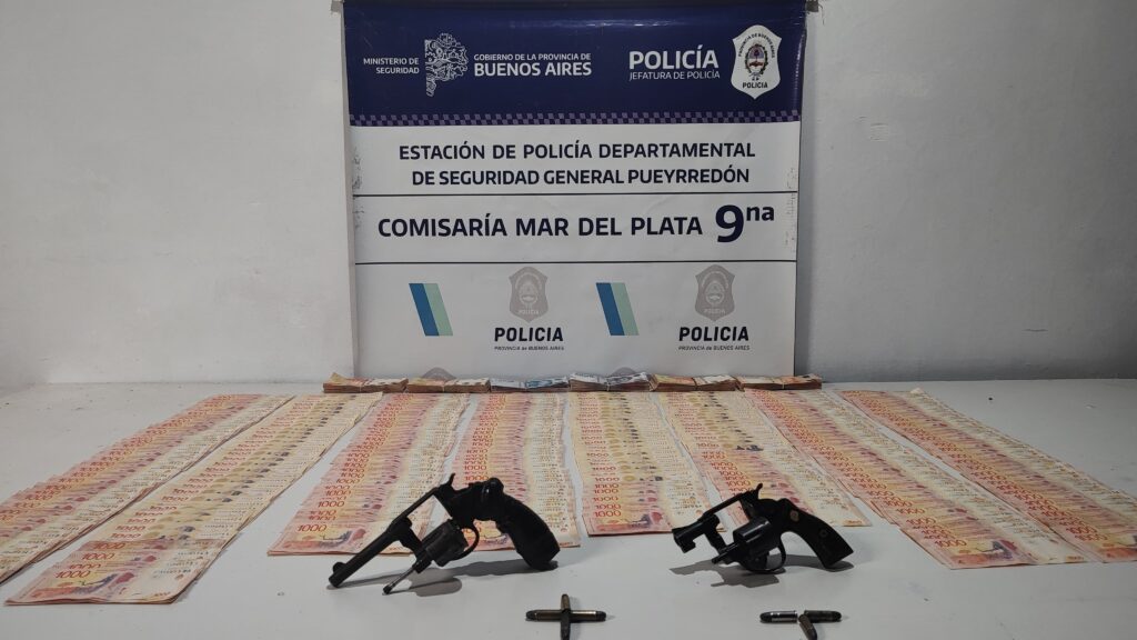Tras caer banda de inhibidores secuestraron armas y dinero durante dos allanamientos