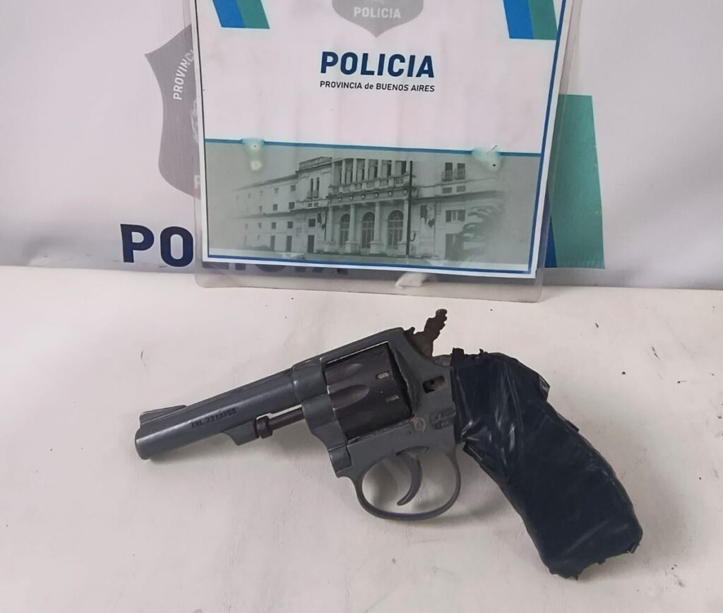 Entró a robar a un comercio y terminó en Batán: el empleado lo ahuyentó con una cuchilla