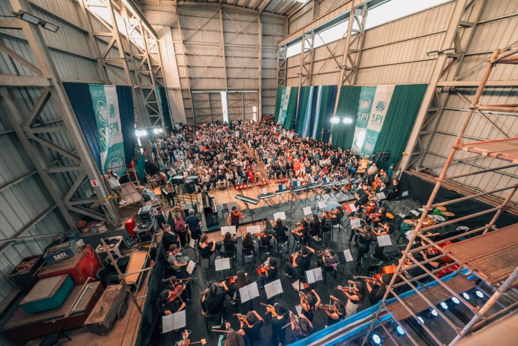 Se realizó el multitudinario y familiar concierto «150 artistas por 150 años»