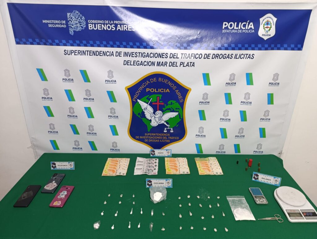 Tres allanamientos y una madre y sus hijos aprehendidos por vender drogas