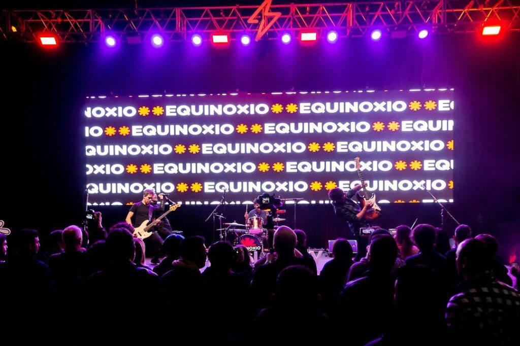 Equinoxio, el mejor tributo a Red Hot Chili Peppers, se presenta con entrada gratis