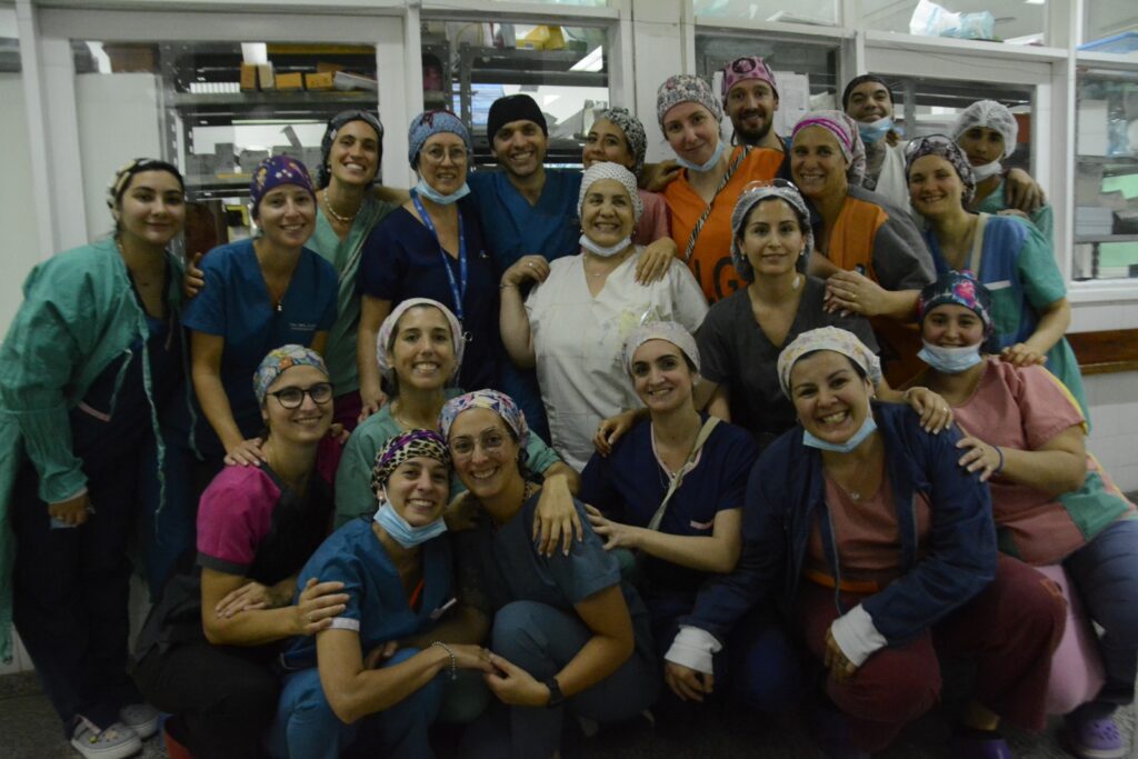 Video: emotivo reconocimiento a medico rescatista del HIGA