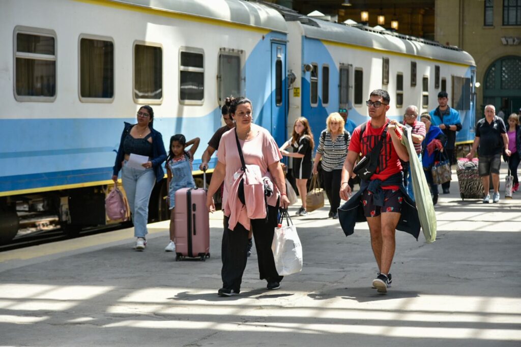 Lanzan a la venta los pasajes de tren de larga distancia para el verano