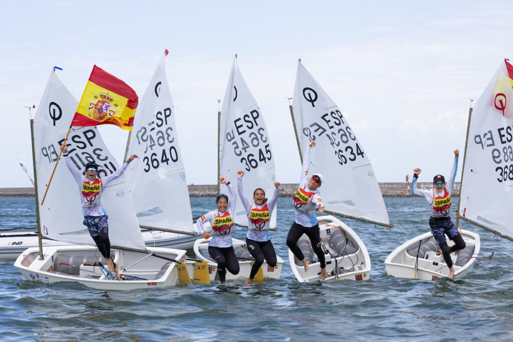 España derrotó a Singapur en la final y fue el categórico campeón por equipos del Mundial de Optimist