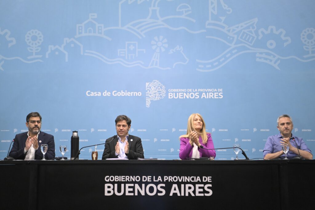 Kicillof anunció que trabajará con las provincias y los trabajadores para evitar el «desguace de Aerolíneas Argentinas»