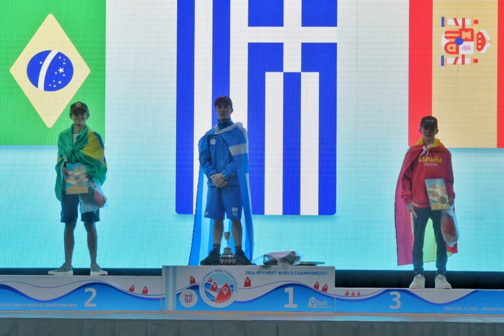 En un infartante final el griego Panagopoulos se coronó campeón mundial de optimist en el CNMP