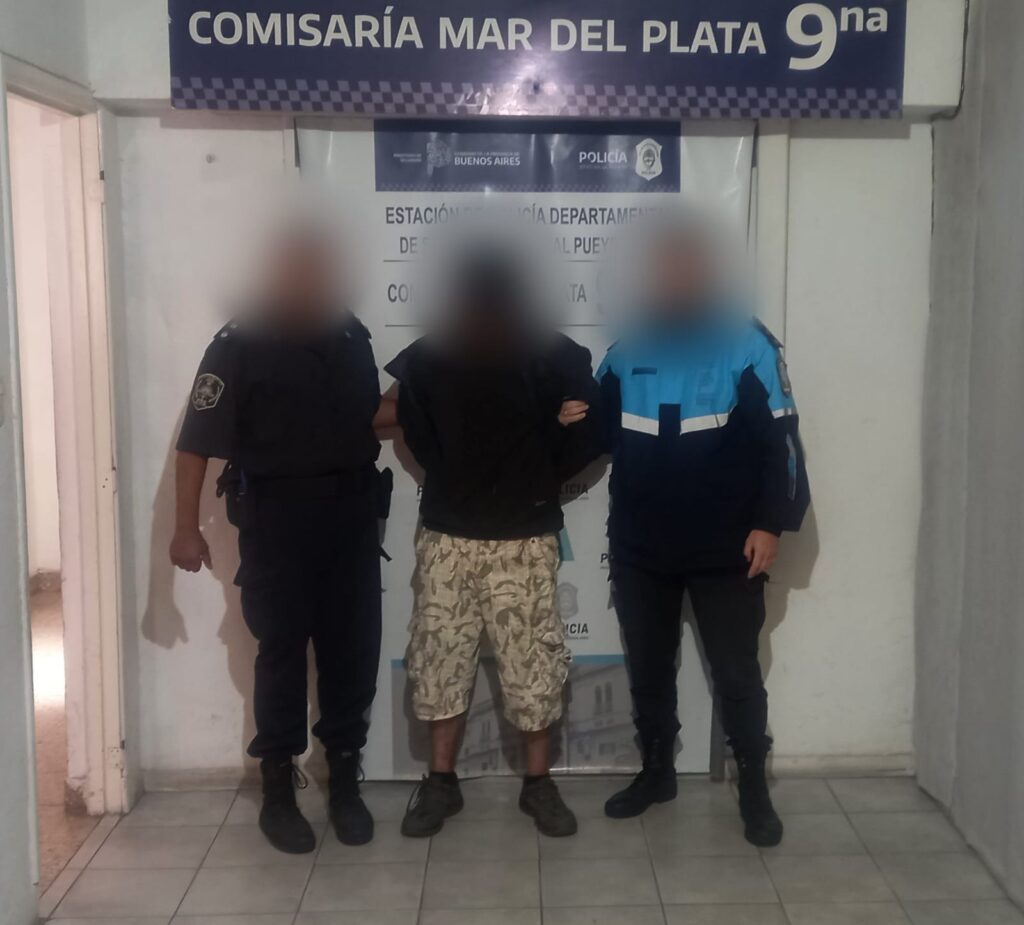 Intentó robar dentro de un colectivo sin pensar que habría un policía de civil