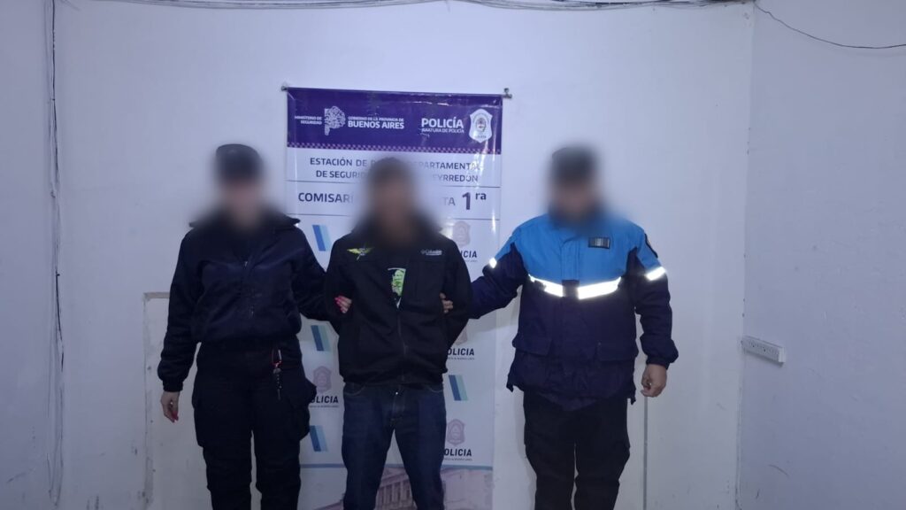 Entró a un hotel y tras un descuido de la conserje robó en una habitación: terminó en Batán